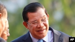 Thủ tướng Hun Sen bị cáo buộc 'nhiều lần sử dụng bạo lực chính trị, đàn áp và tham nhũng để duy trì quyền lực'