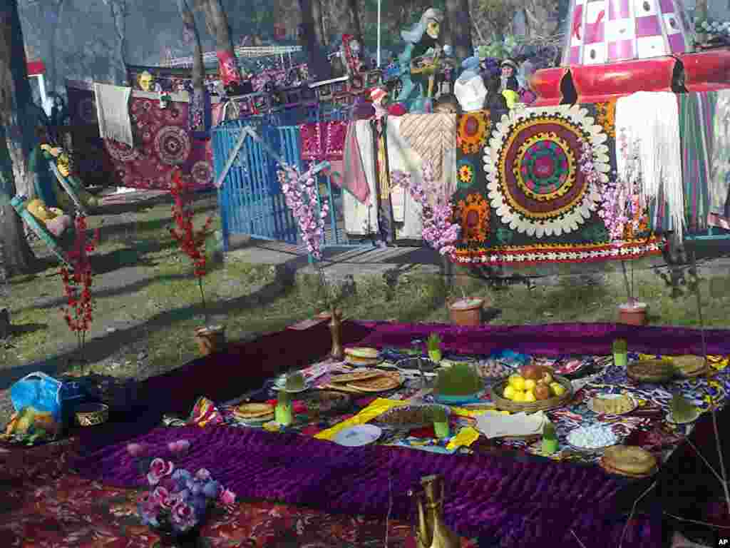 O'quvchi qizlar tashkil etgan Navro'z dasturxoni