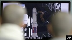 Meskipun peluncuran roket yang lalu gagal, Pyongyang bertekad akan terus berusaha meluncurkan roket untuk menempatkan satelitnya di orbit (foto: dok).