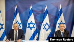 بنیامین نتانیاهو، سمت راست، و بنی گانتز، سمت چپ. آرشیو