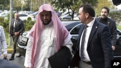 Jaksa Agung Arab Saudi, Saud al-Mojeb di bandara Istanbul, Turki, Rabu, 31 Oktober 2018. 