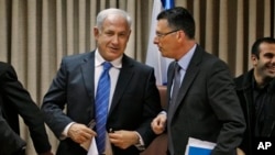 Benjamin Netanyahu et son rival du Likoud Gideon Sa'ar