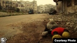 Kekerasan terus berlangsung di Suriah, yang oleh pihak oposisi disebabkan juga karena "kebisuan internasional." (Foto: Lens Young Homsi)