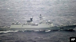 Salah satu kapal AL Tiongkok yang mendekati sebuah pulau di Jepang timur Selasa pagi (16/10).