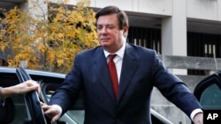 Mantan manajer kampanye Donald Trump, Paul Manafort tiba di pengadilan federal di Washington DC bulan lalu (foto: dok). 
