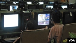 深圳一家网吧的夜客(资料照 美国之音张楠拍摄)