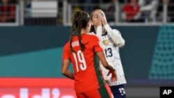 Amerikanke su tek u poslednjem kolu grupne faze, remijem sa Portugalom, osigurale nastavak takmičenja na Svetskom prvenstvu (Foto: AP/Andrew Cornaga)