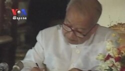 Cambodians Pour Into Streets of Phnom Penh to Mourn King Father