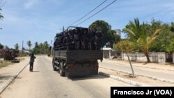 Tropas na vila de Mocímboa da Praia, Cabo Delgado, Moçambique 