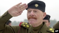 Mantan deputi pemimpin Dewan Komando Revolusi Irak, Izzat Ibrahim al-Douri.