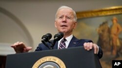 美国总统拜登在白宫宣布伊斯兰国首领阿布∙易卜拉欣∙哈希米∙库雷希被打死了。（2022年2月3日）