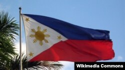 Flag of the PhilippinesFilipina mengikuti keputusan Selandia Baru, menolak masuknya Myanmar dalam pakta perdagangan bebas terbesar di dunia.  (Foto: Wikipedia)