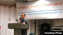 តំណាងសហគមន៍ខ្មែរនៅក្រៅប្រទេស បានជួបជុំគ្នា​ពិភាក្សាអំពី​លទ្ធផល​នៃការ​បោះឆ្នោត​នៅ​កម្ពុជា កាលពីថ្ងៃទី២៩ ខែកក្កដា នៅក្នុង​មហា​សន្និបាត​កំពូល​ខ្មែរ​ក្រៅ​ប្រទេស​រយៈពេល​៣​ថ្ងៃ​ នៅរដ្ឋមិនីសូតា សហរដ្ឋអាមេរិក។ (រូបថតផ្តល់ឲ្យដោយលោក​Dr. NaPandita TK Rithipol) 