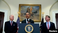 Le président Barack Obama à la Maison Blanche, en compagnie du vice-président Joe Biden et du secrétaire à la défense Ash Carter, le 23 février 2016.REUTERS/Carlos Barria - RTX287AL
