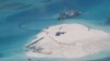 Foto dari udara memperlihatkan Pulau Spratly, salah satu daerah yang dipersengketakan di Laut China Selatan.