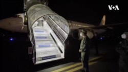 Mbërrin në Shqipëri avioni me grupin e parë të qytetarëve afganë