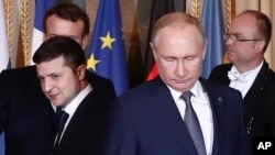 Kehadiran Presiden Rusia Vladimir Putin dan Presiden Ukraina Volodymir Zelenskyy dalam ajang KTT G20 ternyata masih belum bisa dipastikan. (Foto: via AP)