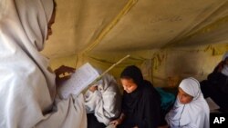 به گفتۀ مقام‌های محلی ۲۷ مکتب در جوزجان بسته شده است