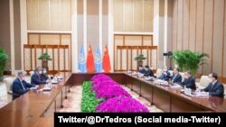 Susret Tedrosa Gebrejesusa i Li Kećijanga (Foto: Twitter/@DrTedros)
