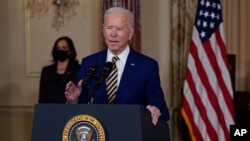 조 바이든 미국 대통령이 4일 워싱턴 국무부 청사에서 연설하고 있다.