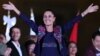 Kandidat presiden Meksiko untuk partai berkuasa Morena, Claudia Sheinbaum merayakan hasil pemilihan umum di Zocalo Square di Mexico City, Senin 3 Juni 2024.