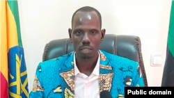 Hoogganaa Seekireetariyaatii Preesii Naannoo Gaambeellaa, Obbo Ugeetuu Aading