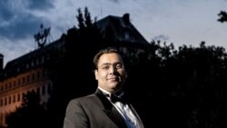 Aria Türkanburlu: İran Azərbaycanında dildə olduğu kimi, musiqidə də assimilyasiyaya uğrayırıq