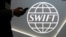 SWIFT(Society for Worldwide Interbank Financial Telecommunications)环球银行金融电信协会标志。（资料照片）