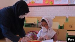 بلاتکلیفی معلمان حق‌التدریس مشمول استخدام - فارس