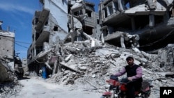 지난해 4월 시리아 도마에서 화학무기를 사용한 것으로 의심되는 공격이 이뤄졌다.