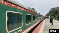 ২৮ জানুয়ারি সকাল থেকে ঢাকার কমলাপুর স্টেশন থেকে কোনো ট্রেন ছাড়েনি। 