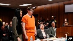 Itan Krambli u obraćanju sudu pred izricanje kazne, 8. decembar 2023. (foto: AP/Carlos Osorio)