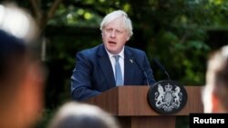 Поранешниот британски премиер, во документарец на Би-Би-Си, вели дека разговорот се случил за време на телефонски повик во пресрет на инвазијата на Москва на Украина во февруари минатата година