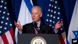 Wakil Presiden AS Joe Biden berbicara di Brookings Institution di Washington, 6 Desember 2014.