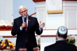 AQSh Vitse-prezidenti Mayk Pens diniy yetakchilar davrasida, Ayova, 2020-yil, 8-may