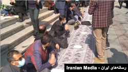 سفره‌های خالی معلمان در یکی از تجمع‌های اعتراضی (آرشیو)