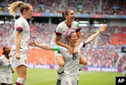 تیم زنان آمریکا.