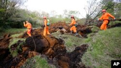 En images : au lendemain des séismes qui ont frappé le Japon