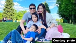 Keluarga Denny Fachry dan Vanda Sakina, WNI di Kyiv, Ukraina (dok: Vanda Sakina)