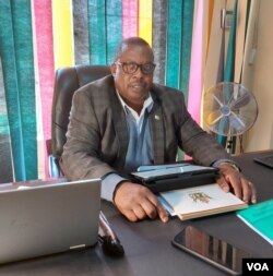 FILE - Sifiso Ndlovu from the Zimbabwe Teachers Association in Harare, July 2021. (Columbus Mavhunga/VOA)