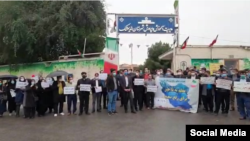 تصویری از تجمع معلمان و فرهنگیان در اندیمشک (شنبه ۳۰ بهمن ۱۴۰۰)