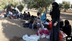 Keamanan di Suriah telah mempersulit upaya badan pangan dunia PBB (WFP) untuk mendistribusikan bantuan pangan bagi para pengungsi Suriah (foto: dok). 