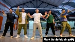 China Music Plus Size Boy Band