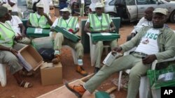 Masu yima kasa bauta a lokacin zaben 2015