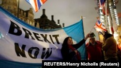 Pristalice Bregzita na ulicama Londona (Foto: REUTERS/Henry Nicholls) 