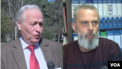 Ekspertët Kristaq Kume dhe Dritan Taulla gjatë bisedave për Zërin e Amerikës