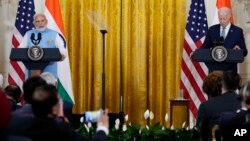 22일 미국을 국빈 방문한 나렌드라 모디 인도 총리(왼쪽)과 조 바이든 미국 대통령이 백악관에서 기자회견을 하고 있다.