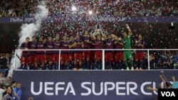 "ბარსელონა" თბილისში ევროპის მეხუთე სუპერთასის აღებას ზეიმობს