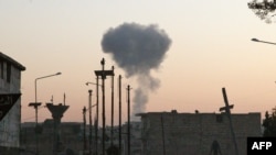 Serangan udara di Maaret al-Numan, di provinsi Idlib barat laut Suriah, 20 November 2019. (Foto: dok).