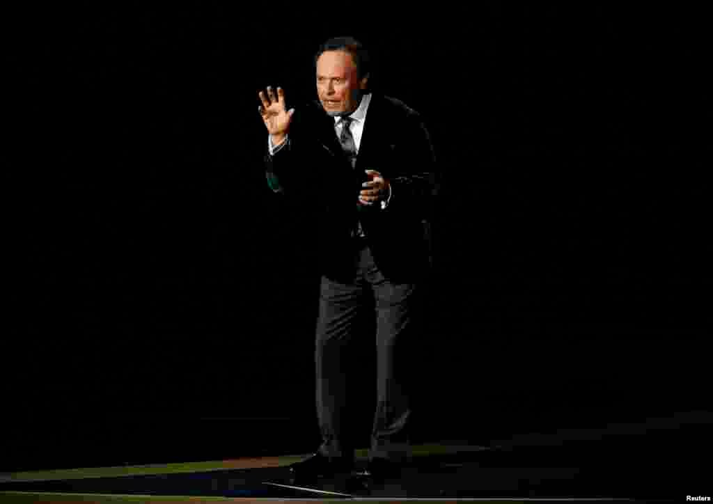 Billy Crystal pays tribute to Robin Williams during the 66th Primetime Emmy Awards in Los Angeles,&nbsp; Aug. 25, 2014.
